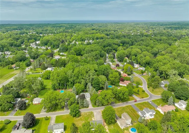 44th image of 665 Regina Dr, Webster, NY 14580 | MLS# R1690397