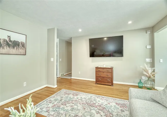 4th image of 665 Regina Dr, Webster, NY 14580 | MLS# R1690397