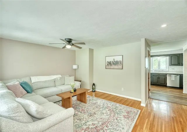 5th image of 665 Regina Dr, Webster, NY 14580 | MLS# R1690397
