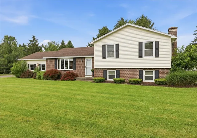 1st image of 920 Peirson Ave, Newark, NY 14513 | MLS# R1691386