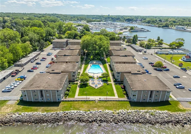 2nd image of 304 Westage At The Harbour, Irondequoit, NY 14617 | MLS# R1690742