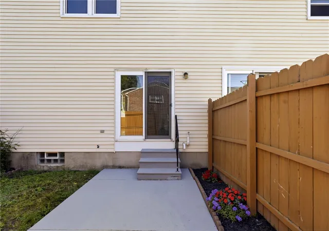 Homes for sale in West Seneca, NY | 330 Wimbledon Ct, West Seneca, NY 14224 | MLS# R1690568