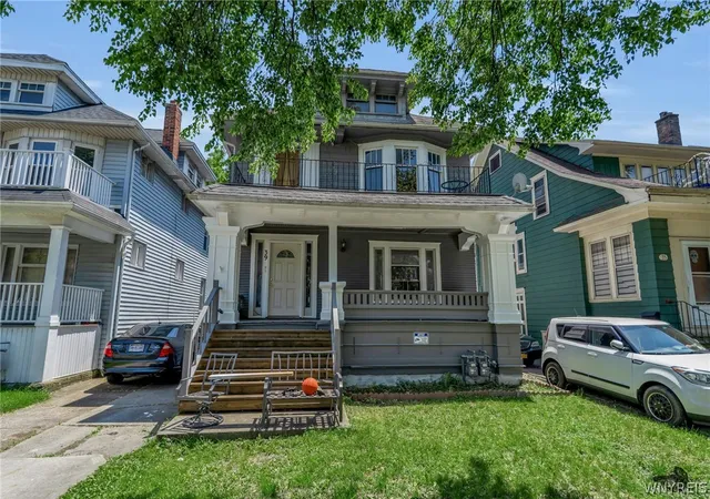 Photo 1 of Sale Pending at 39 Seminole Pkwy, Buffalo, NY 14210 | MLS# B1684894 | Listing updated on 2026-07-17