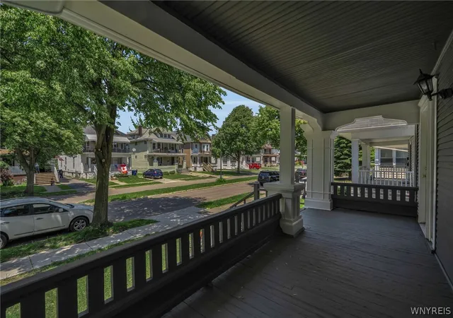 Photo 2 of Sale Pending at 39 Seminole Pkwy, Buffalo, NY 14210 | MLS# B1684894 | Listing updated on 2026-07-17