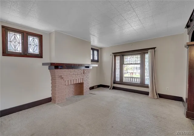 Photo 5 of Sale Pending at 39 Seminole Pkwy, Buffalo, NY 14210 | MLS# B1684894 | Listing updated on 2026-07-17