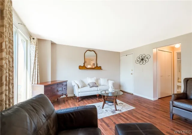 4th image of 205 Charter Oaks Dr #3, Buffalo, NY 14228 | MLS# B1691580