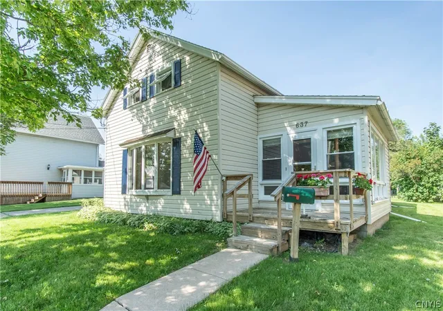 1st image of 637 Theresa St, Clayton, NY 13624 | MLS# S1690807