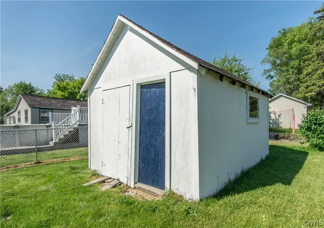 Photo 3 of Single family home for sale at 637 Theresa St, Clayton, NY 13624 | MLS# S1690807 | Listing updated on 2026-08-01