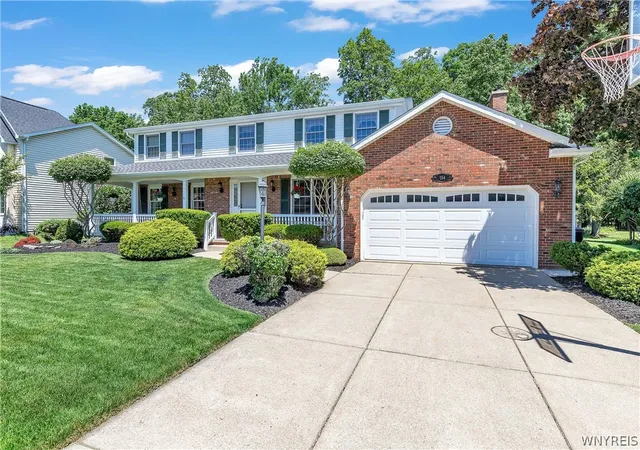 2nd image of 154 Fairview Ct, Grand Island, NY 14072 | MLS# B1687912