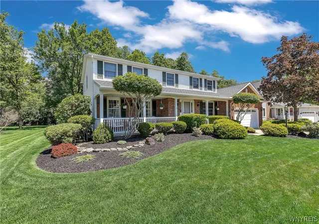 3rd image of 154 Fairview Ct, Grand Island, NY 14072 | MLS# B1687912