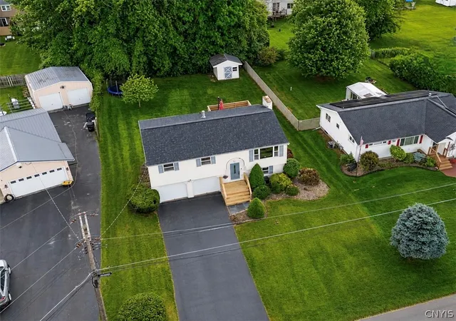 Photo 2 of Sale Pending at 7670 Clover Rd, Syracuse, NY 13212 | MLS# S1691677 | Listing updated on 2026-06-22