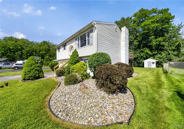 Photo 3 of Sale Pending at 7670 Clover Rd, Syracuse, NY 13212 | MLS# S1691677 | Listing updated on 2026-06-22