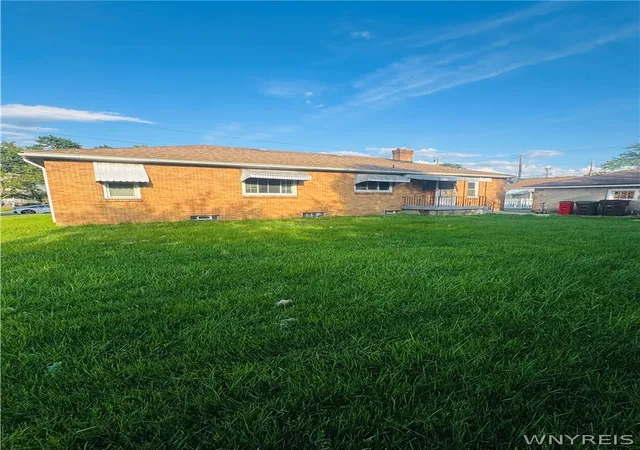 Photo 4 of Sale Pending at 98 Boll St, Buffalo, NY 14212 | MLS# B1691566 | Listing updated on 2026-06-29