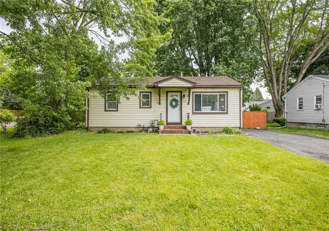 1st image of 130 Taft Ave, Irondequoit, NY 14609 | MLS# R1690816