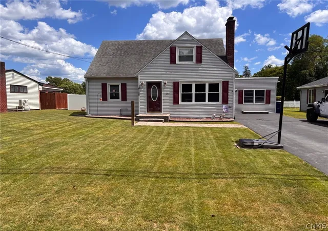 Homes for sale in Whitestown, NY | 205 Hillside Dr, Whitestown, NY 13424 | MLS# S1690777