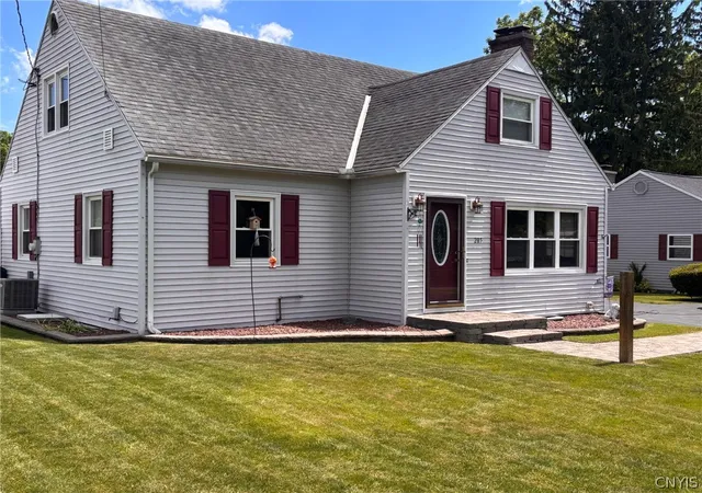 Homes for sale in Whitestown, NY | 205 Hillside Dr, Whitestown, NY 13424 | MLS# S1690777