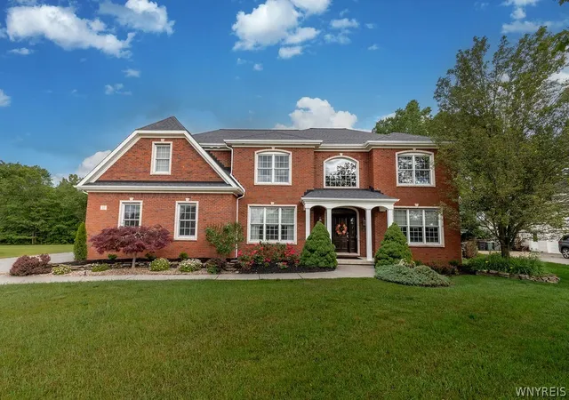 Homes for sale in Grand Island, NY | 81 Hidden Oaks Court, Grand Island, NY 14072 | MLS# B1690215