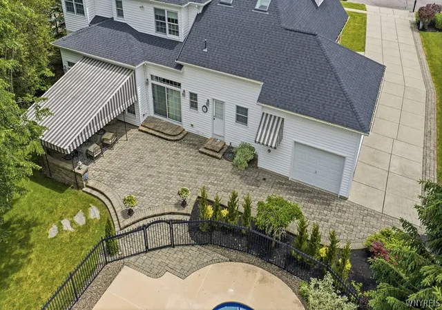 Homes for sale in Grand Island, NY | 81 Hidden Oaks Court, Grand Island, NY 14072 | MLS# B1690215