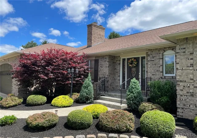 3rd image of 352 Dan Troy Dr, Buffalo, NY 14221 | MLS# B1691083