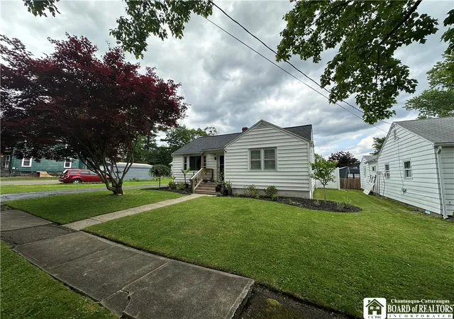 3rd image of 30 Elliott Ave, Jamestown, NY 14701 | MLS# R1691595
