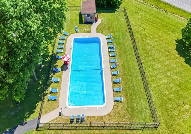 49th image of 369 Cameco Cir, Salina, NY 13090 | MLS# R1688348