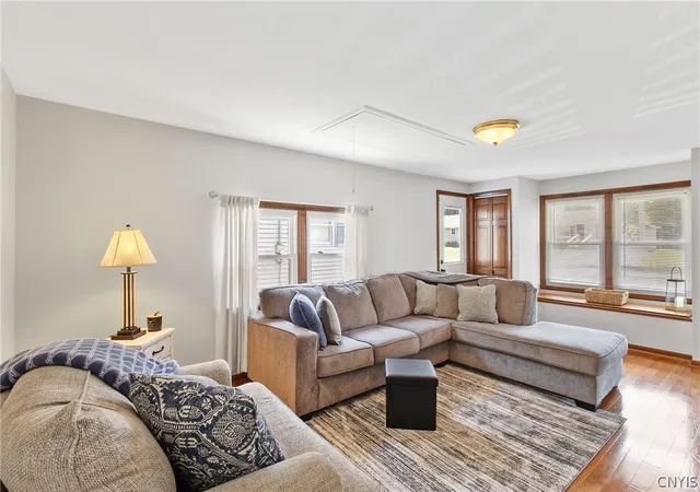 5th image of 109 Bury Dr, Syracuse, NY 13209 | MLS# S1691682