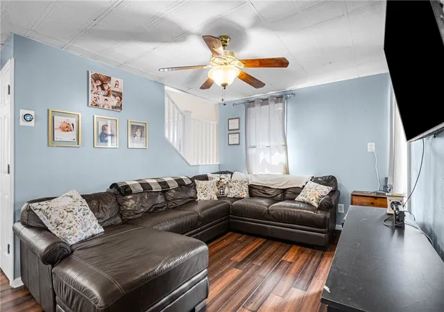Photo 4 of Sale Pending at 408 W Union St, Newark, NY 14513 | MLS# R1691449 | Listing updated on 2026-07-20