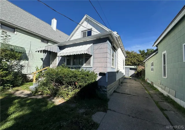 Photo 3 of Single family home for sale at 139 Weimar St, Buffalo, NY 14206 | MLS# B1691667 | Listing updated on 2026-06-17