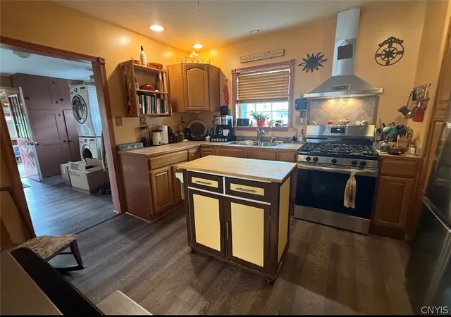 Homes for sale in Whitestown, NY | 110 Oklahoma Ave, Whitestown, NY 13424 | MLS# S1691378