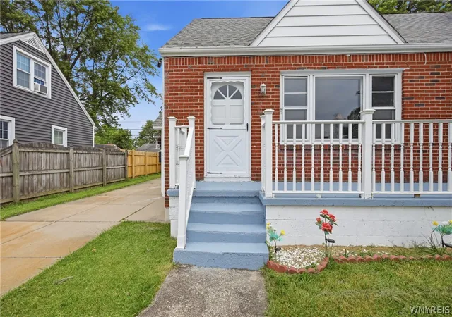 Homes for sale in Cheektowaga, NY | 72 Birkdale Rd, Cheektowaga, NY 14225 | MLS# B1691790