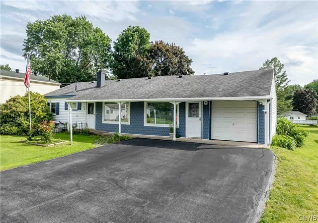 Photo 3 of Sale Pending at 32 Bakeman St, Fulton, NY 13069 | MLS# S1691439 | Listing updated on 2026-07-11