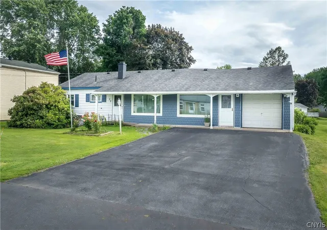 Photo 5 of Sale Pending at 32 Bakeman St, Fulton, NY 13069 | MLS# S1691439 | Listing updated on 2026-07-11