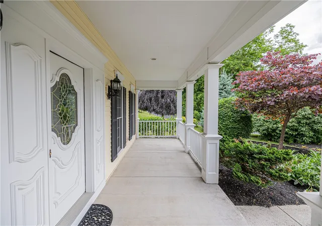 Homes for sale in Perinton, NY | 117 Neuchatel Ln, Perinton, NY 14450 | MLS# R1690111