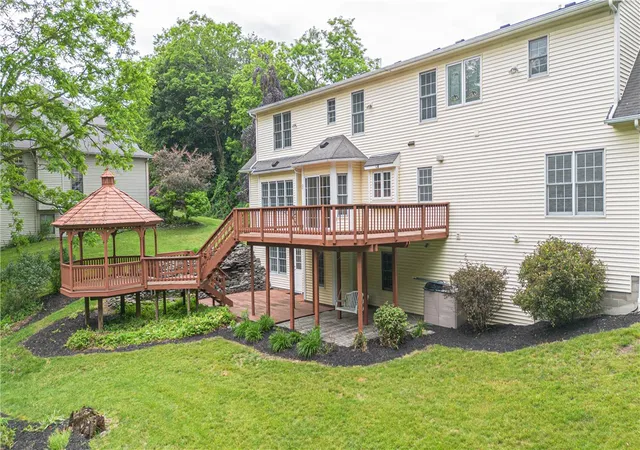 Homes for sale in Perinton, NY | 117 Neuchatel Ln, Perinton, NY 14450 | MLS# R1690111