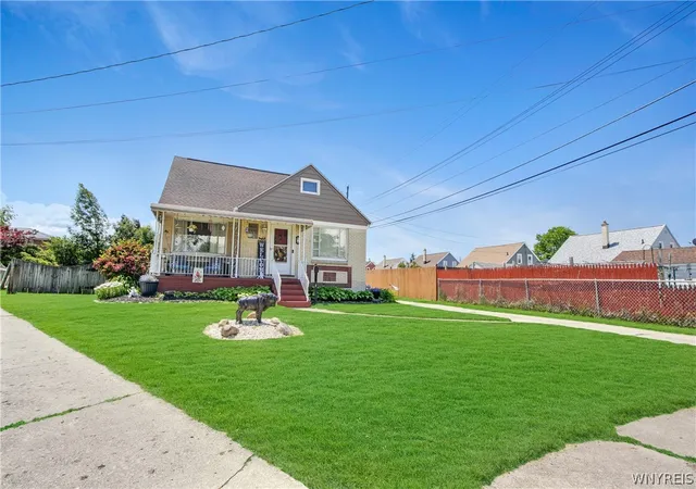 Photo 3 of Sale Pending at 4 Amurra Ct, Buffalo, NY 14225 | MLS# B1691483 | Listing updated on 2026-07-27