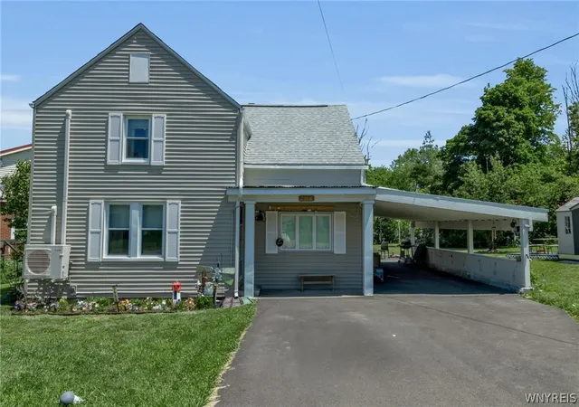 Homes for sale in Hamburg, NY | 2688 Ferndale Ave, Hamburg, NY 14075 | MLS# B1690838