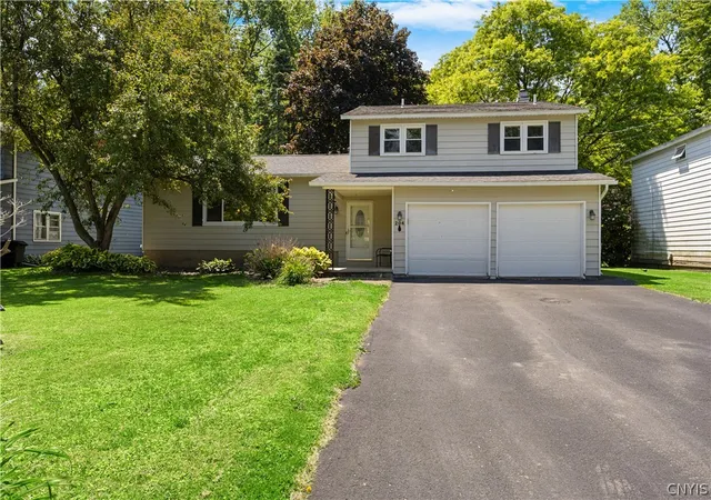 1st image of 204 Donlin Dr, Salina, NY 13088 | MLS# S1688841