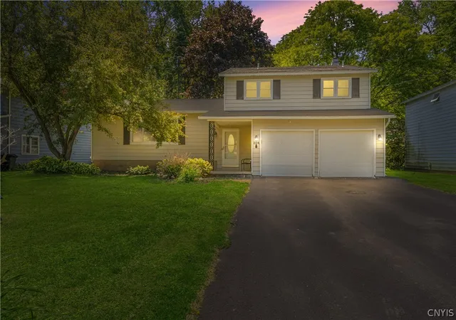 2nd image of 204 Donlin Dr, Salina, NY 13088 | MLS# S1688841