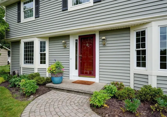 3rd image of 18 Concord Dr, Pittsford, NY 14534 | MLS# R1691764