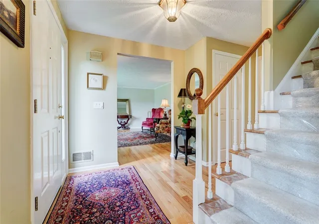 4th image of 18 Concord Dr, Pittsford, NY 14534 | MLS# R1691764