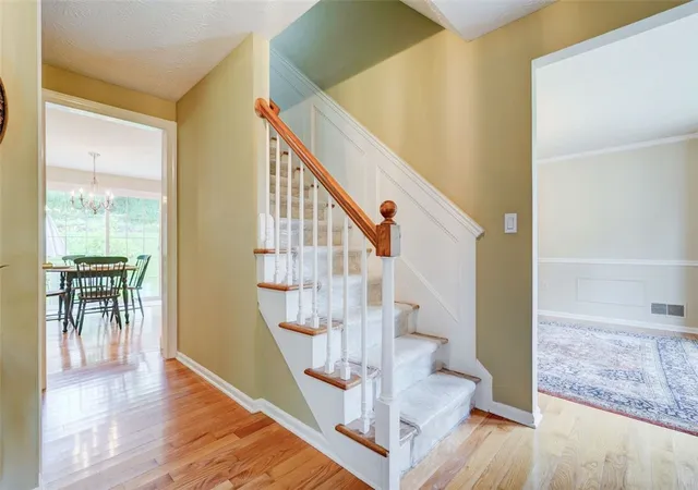 5th image of 18 Concord Dr, Pittsford, NY 14534 | MLS# R1691764
