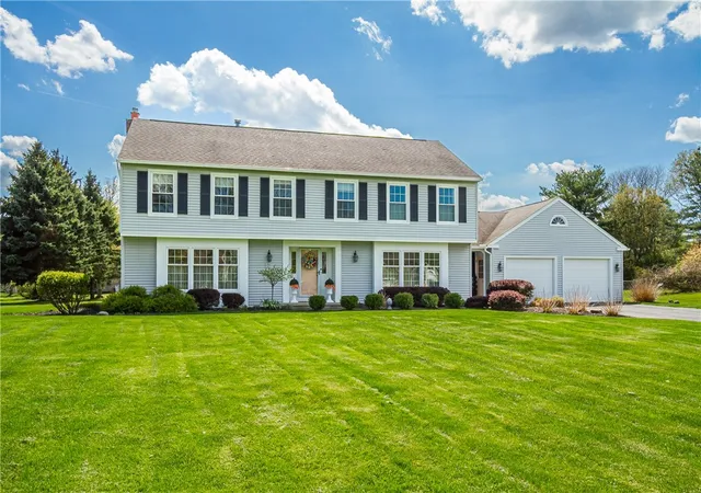 1st image of 10 Fenimore Dr, Pittsford, NY 14534 | MLS# R1690831