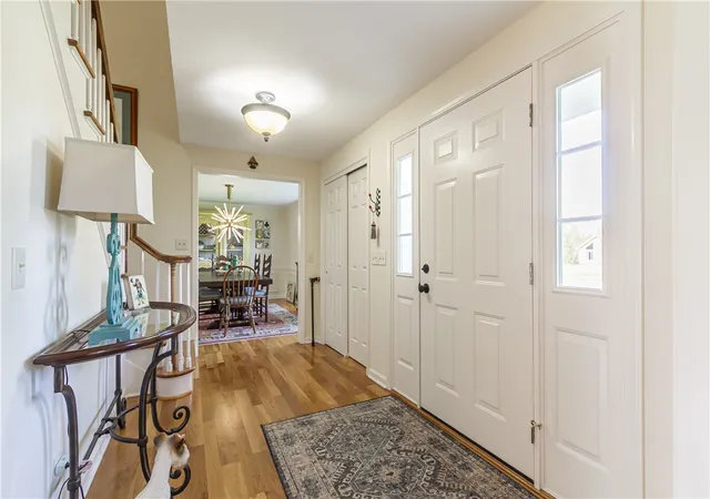 3rd image of 10 Fenimore Dr, Pittsford, NY 14534 | MLS# R1690831