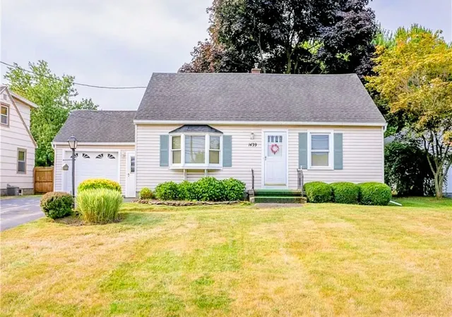 Homes for sale in Gates, NY | 1439 Spencerport Rd, Gates, NY 14606 | MLS# R1691666