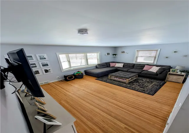 3rd image of 1439 Spencerport Rd, Rochester, NY 14606 | MLS# R1691666
