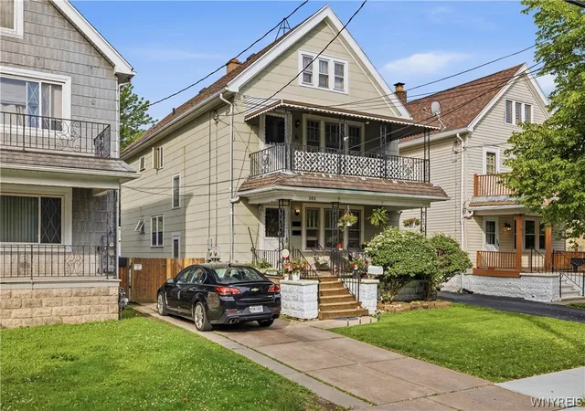 1st image of 282 Newfield St, Buffalo, NY 14207 | MLS# B1691213
