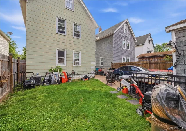 4th image of 282 Newfield St, Buffalo, NY 14207 | MLS# B1691213