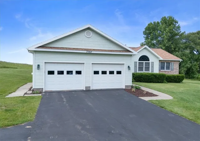 Homes for sale in Williamson, NY | 7587 Salmon Creek Rd, Williamson, NY 14589 | MLS# R1685654