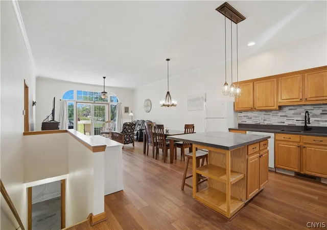 Photo 5 of Sale Pending at 3628 Black Brant Dr, Liverpool, NY 13090 | MLS# S1691891 | Listing updated on 2026-08-04
