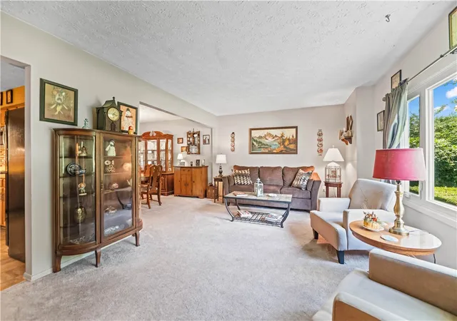 Photo 3 of Sale Pending at 18 Mathew Ln, Rochester, NY 14626 | MLS# R1691549 | Listing updated on 2026-07-04